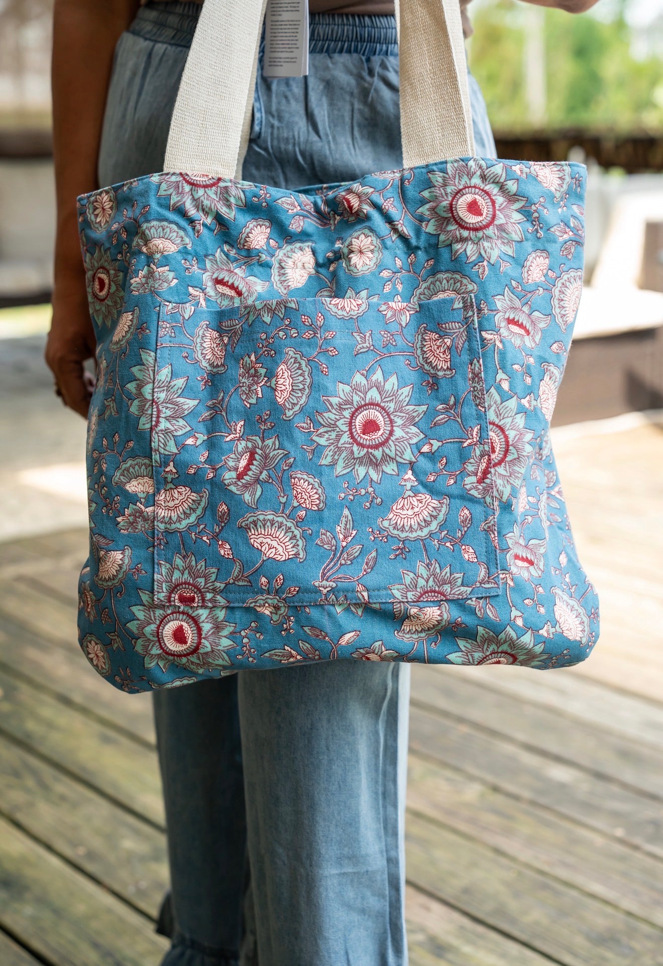 The Honeybee Market Tote
